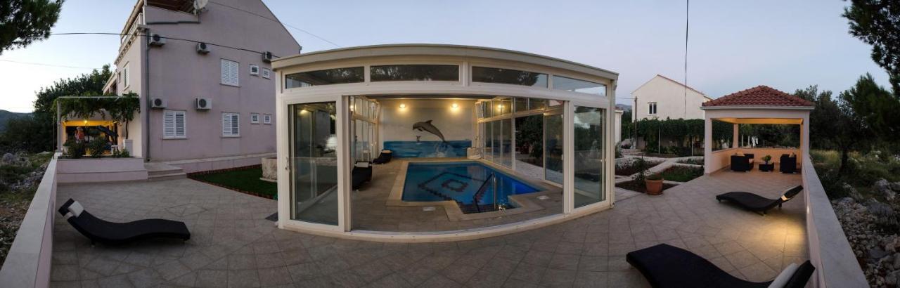 Apartment & Rooms Villa Katarina สลาโน ภายนอก รูปภาพ