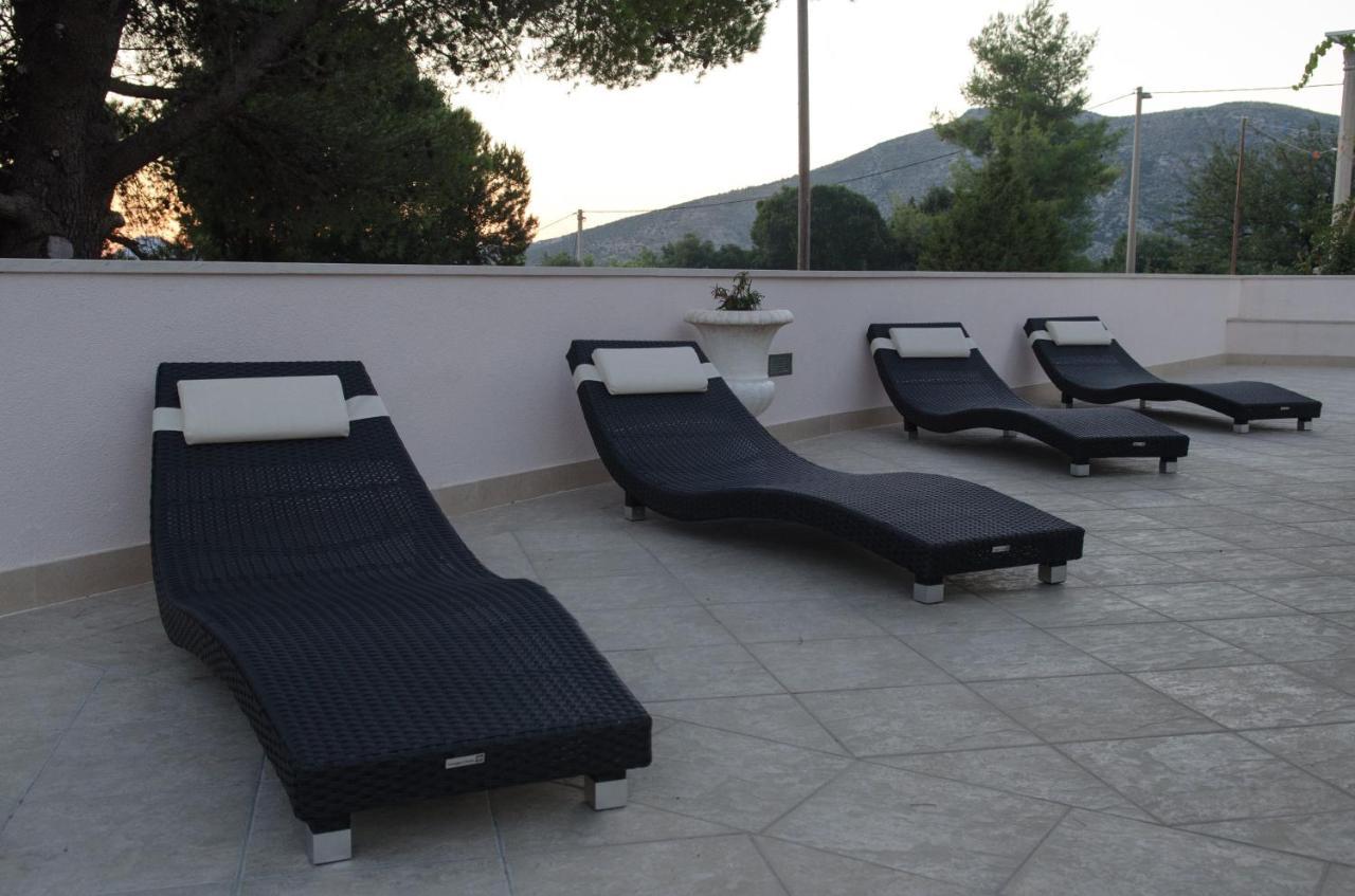 Apartment & Rooms Villa Katarina สลาโน ภายนอก รูปภาพ