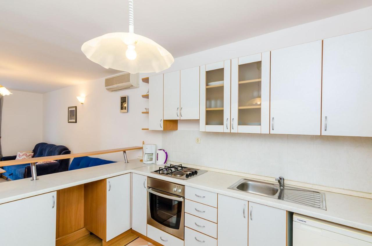 Apartment & Rooms Villa Katarina สลาโน ภายนอก รูปภาพ