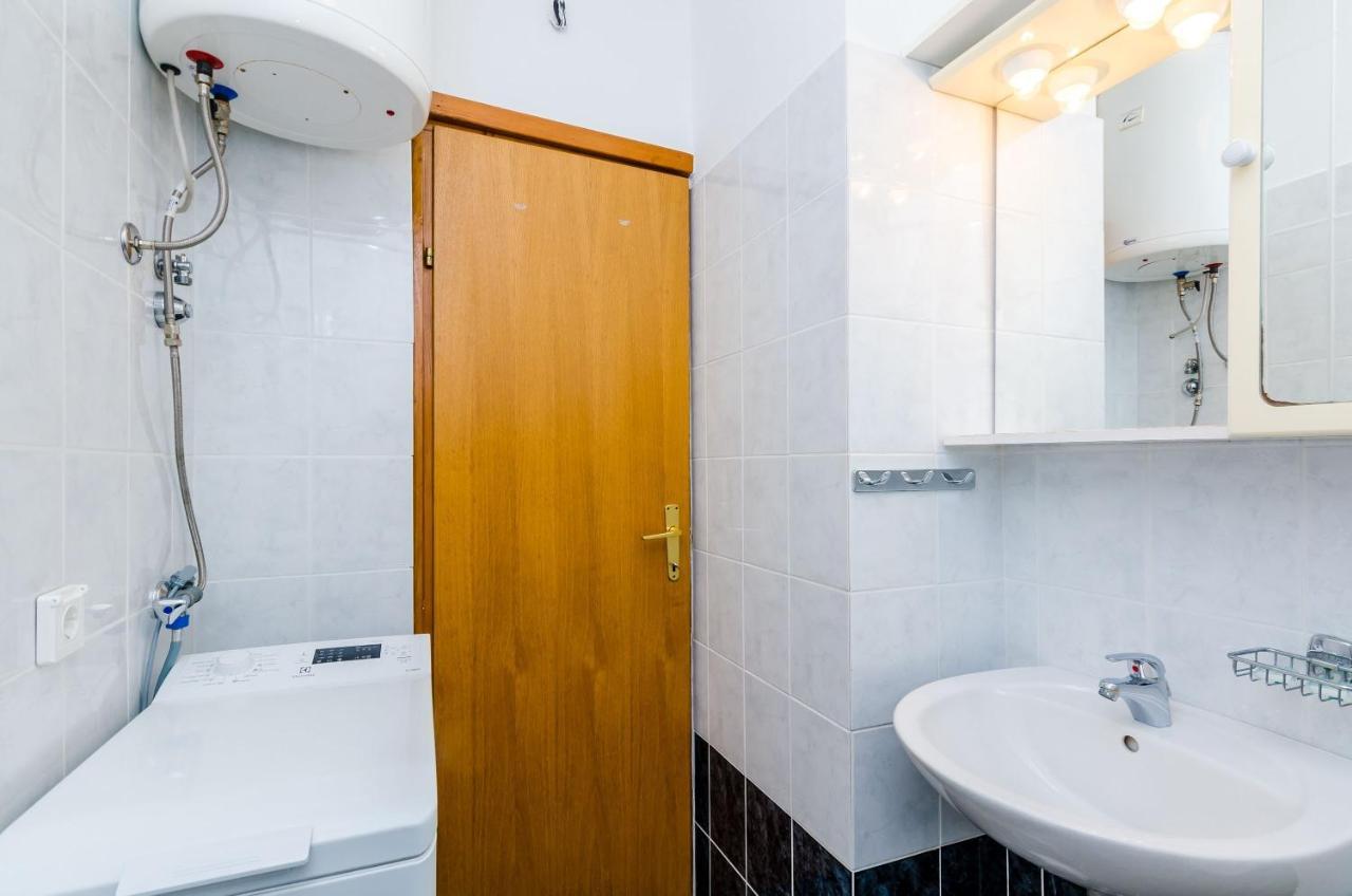 Apartment & Rooms Villa Katarina สลาโน ภายนอก รูปภาพ