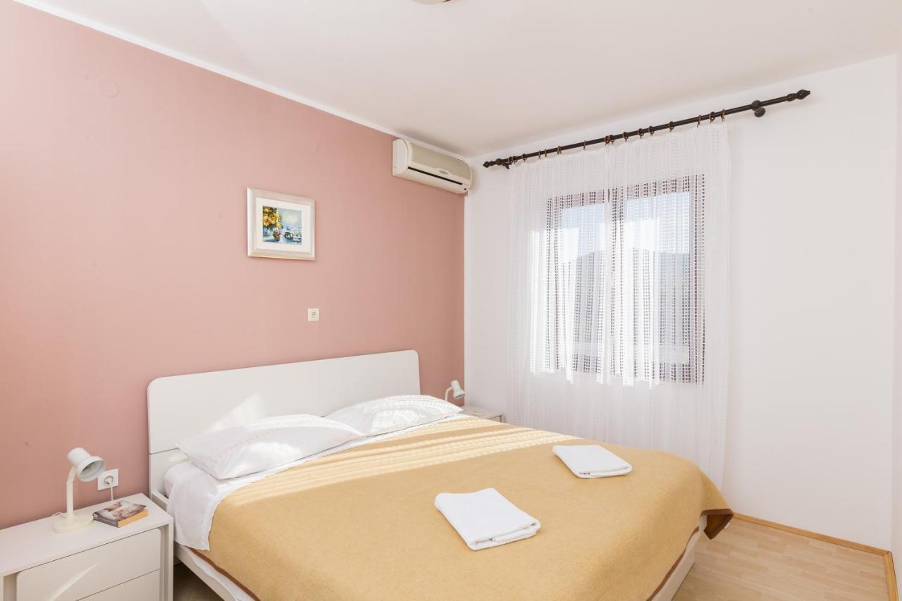 Apartment & Rooms Villa Katarina สลาโน ภายนอก รูปภาพ